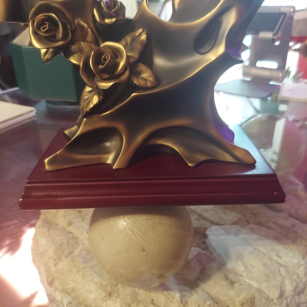 Hands Of Love Bronze Anniversary/Engagement or Wedding Gift Sculpture - Picture 3 of 11